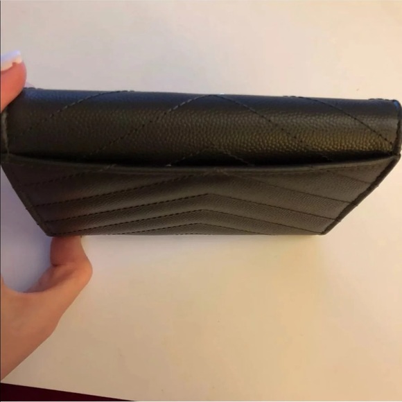 ❌❌SOLD❌❌YSL Compact Wallet - Picture 6 of 12